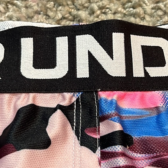 Girls Play Up Under Armour Printed Shorts (XL) - Picture 3 of 8